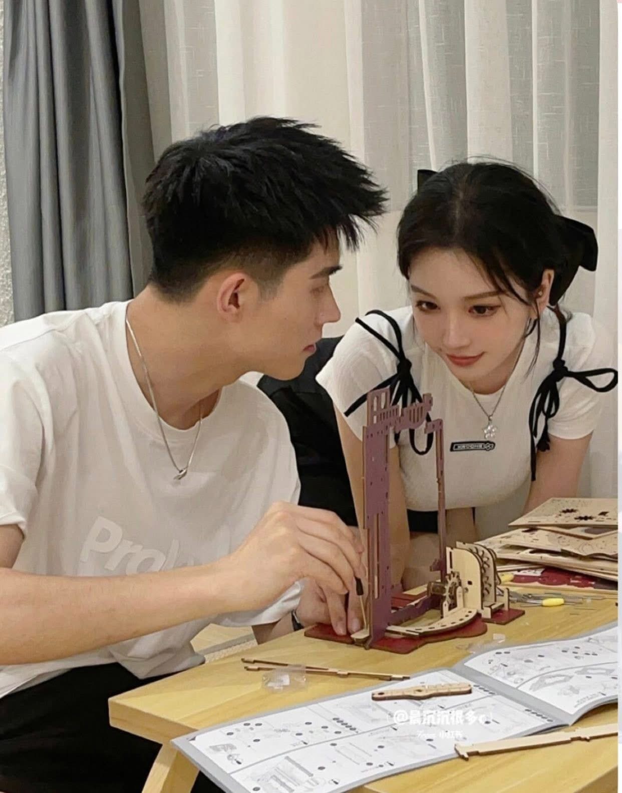 MỐI TÌNH THỜI TRUNG HỌC