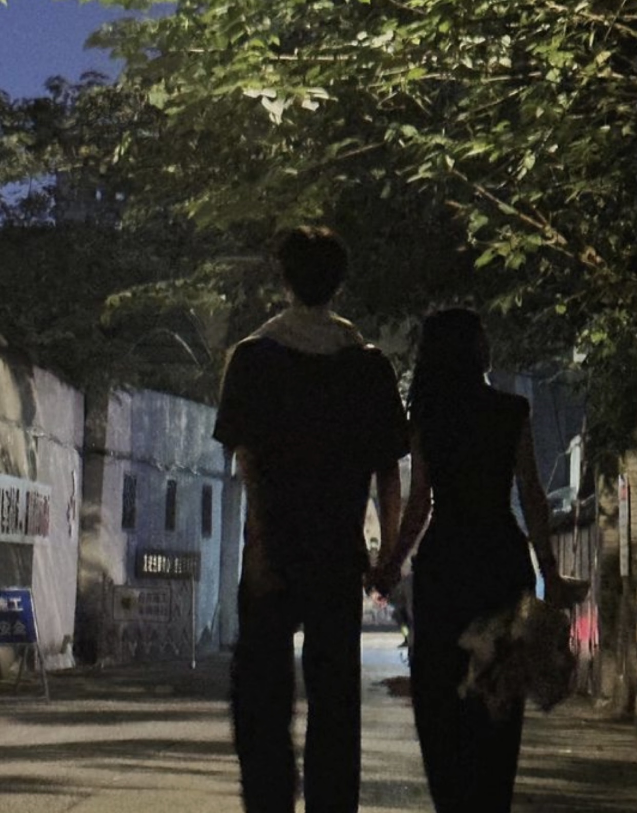 CHỒNG VÌ CHỊ DÂU MÀ ĐIỂM THIÊN ĐĂNG